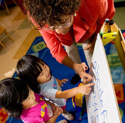 La administración de Brown pierde la oportunidad de realizar las inversiones necesarias en educación y cuidado infantil