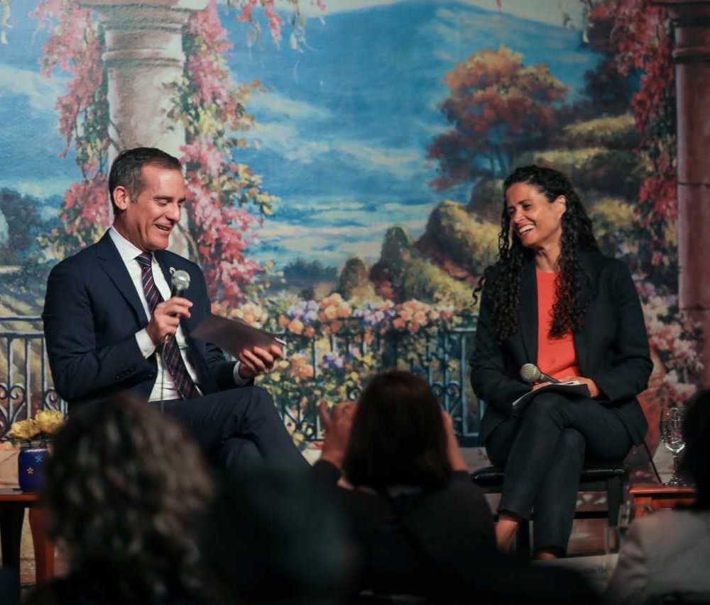 Garcetti, alcalde de Los Ángeles: Los alcaldes deberían hacer más por los electores más jóvenes