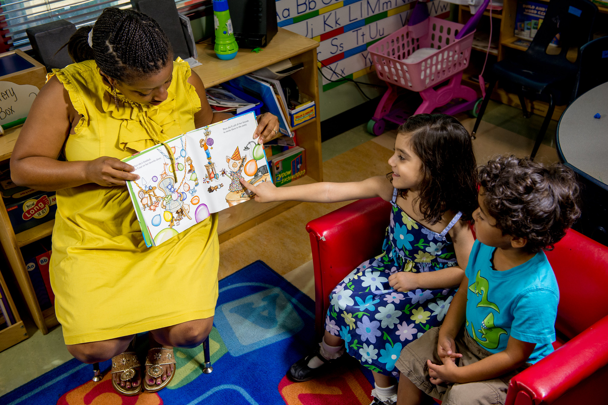 Apoye la equidad racial leyendo libros con diversos personajes