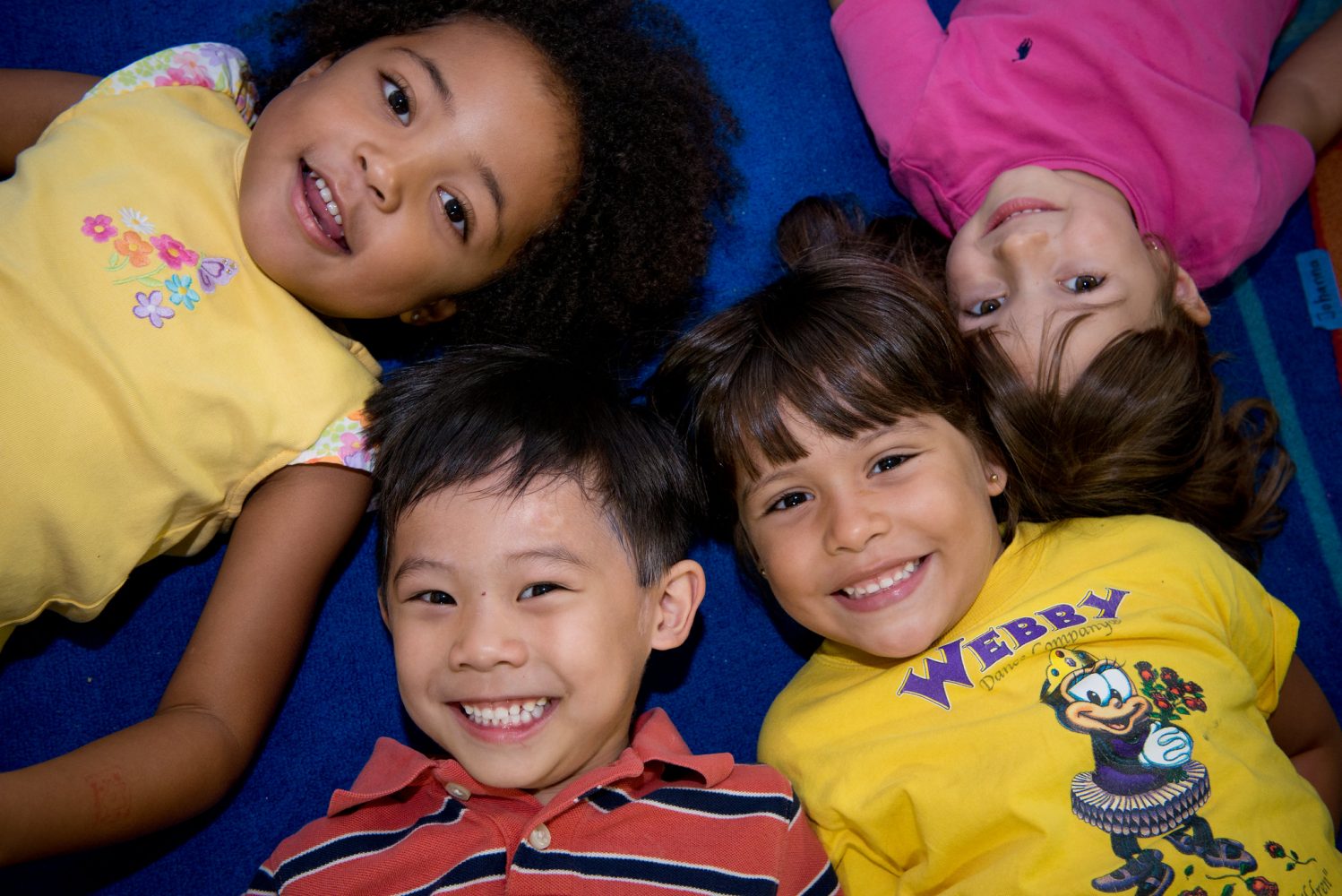 Bài học kinh nghiệm: Trò chuyện với trẻ em về phân biệt chủng tộc và bất bình đẳng