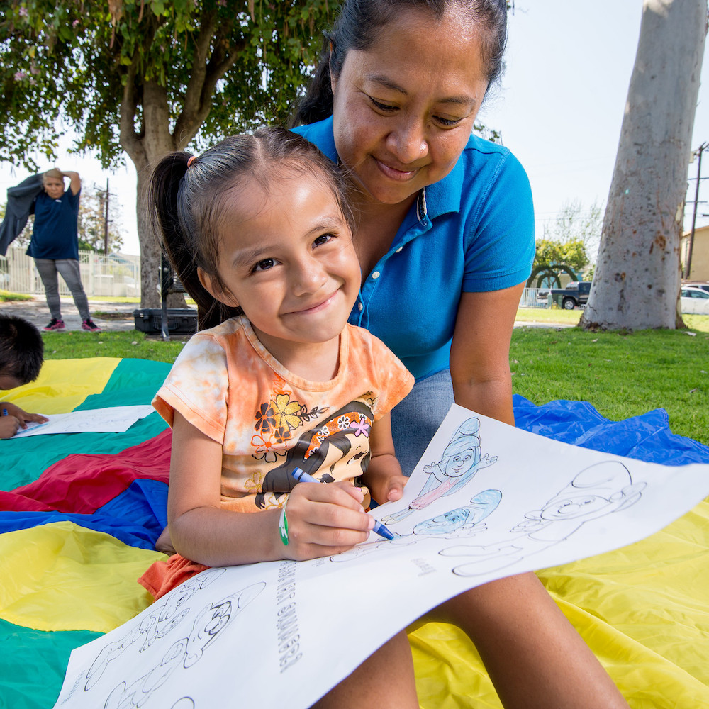 为加利福尼亚儿童和家庭举行“回馈”活动：对州长纽瑟姆XNUMX月份预算修订案的分析