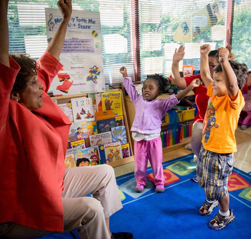 Cómo el aprendizaje en dos idiomas fomenta la inclusión y nutre el talento